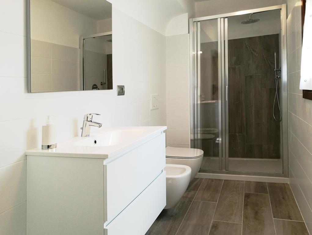 Le Residenze Del Conte Agudio Apartman Malgrate Kültér fotó