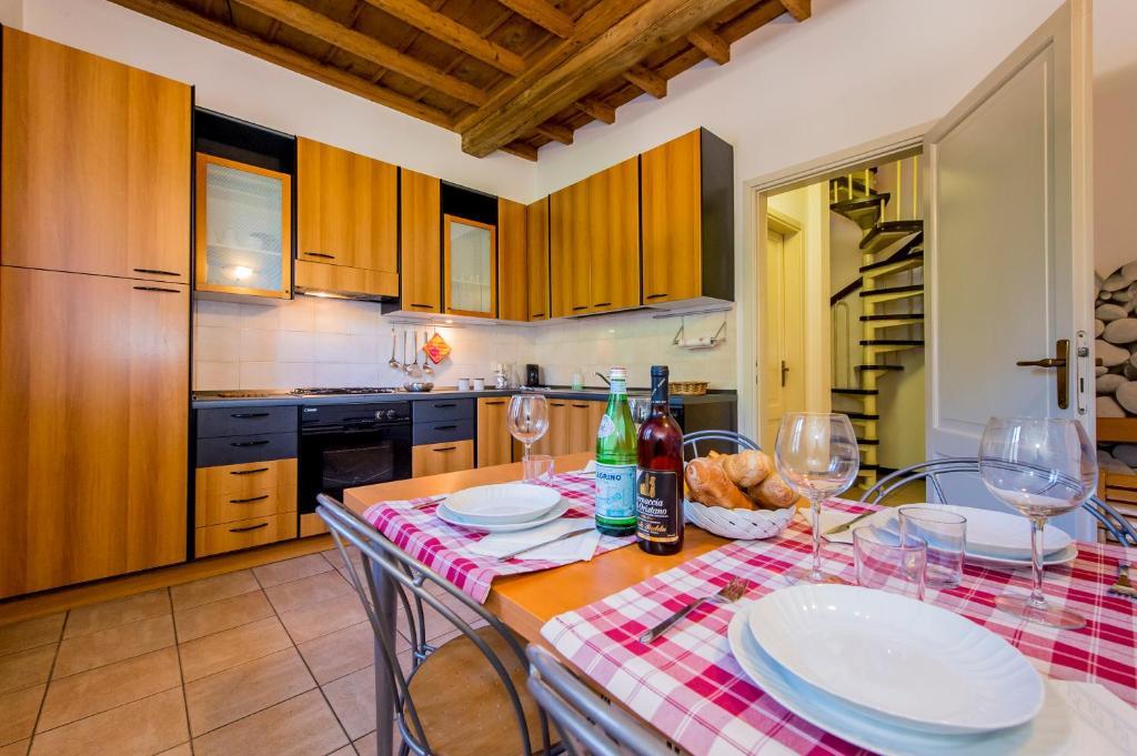 Le Residenze Del Conte Agudio Apartman Malgrate Szoba fotó