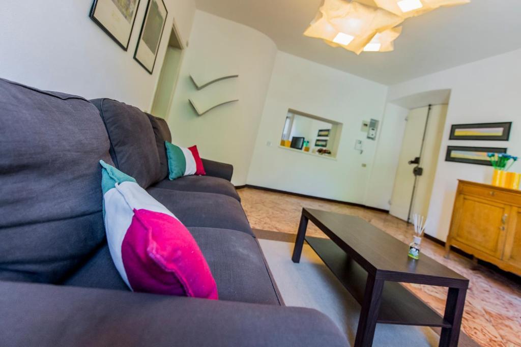 Le Residenze Del Conte Agudio Apartman Malgrate Szoba fotó